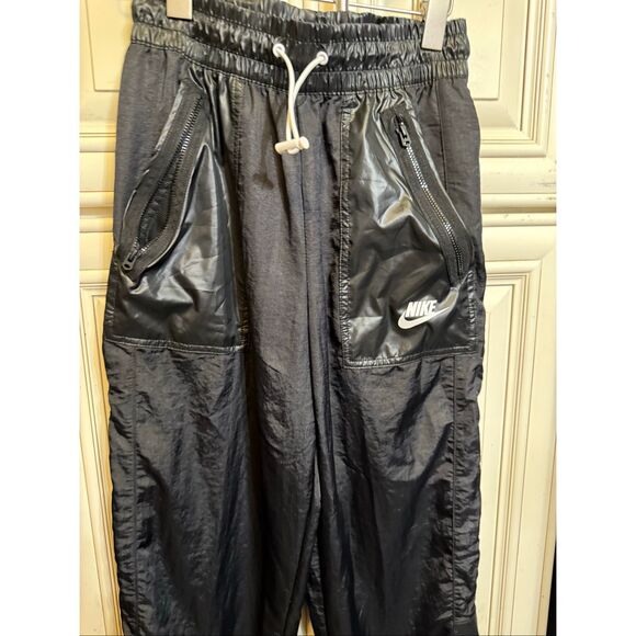 Nike Women's Black Sportswear Woven Cargo Rebel Track Jogger Pants Size XS - Picture 4 of 13